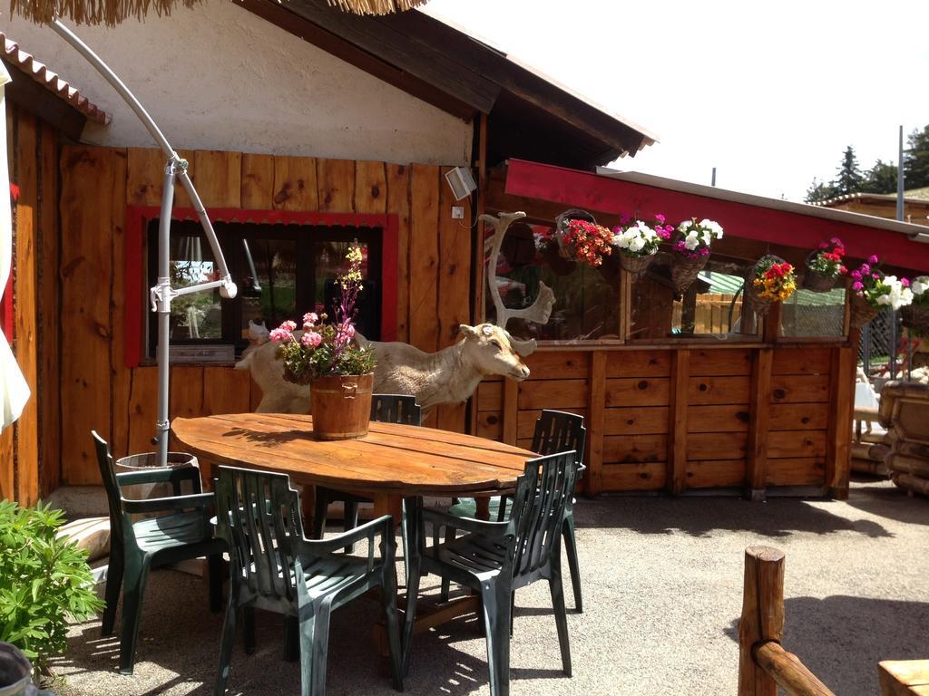 La Godille Guest House Andon Екстериор снимка