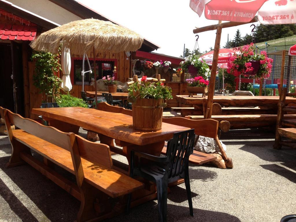 La Godille Guest House Andon Екстериор снимка